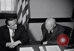 Standbild Dwight Eisenhower Treffen mit William Knowland United States USA, 1953, aus Sekunde 38 historischem Filmmaterial Videoclip 65675041444