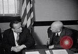 Standbild Dwight Eisenhower Treffen mit William Knowland United States USA, 1953, aus Sekunde 41 historischem Filmmaterial Videoclip 65675041444