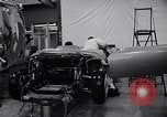 Standbild 1957 Pontiac Firebird 2 Concept Car United States USA, 1956, aus Sekunde 10 historischem Filmmaterial Videoclip 65675041445