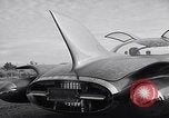 Standbild 1957 Pontiac Firebird 2 Concept Car United States USA, 1956, aus Sekunde 37 historischem Filmmaterial Videoclip 65675041445