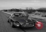 Standbild 1957 Pontiac Firebird 2 Concept Car United States USA, 1956, aus Sekunde 47 historischem Filmmaterial Videoclip 65675041445