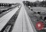 Standbild britische Rover Unternehmen Gas turbine Auto Belgien, 1952, aus Sekunde 47 historischem Filmmaterial Videoclip 65675041447
