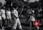 Immagine di Le ragazze di tiro con l'arco Los Angeles California USA, 1937, secondo 11 filmato di repertorio 65675041450