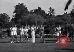 Immagine di Le ragazze di tiro con l'arco Los Angeles California USA, 1937, secondo 20 filmato di repertorio 65675041450