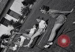 Immagine di Le ragazze di tiro con l'arco Los Angeles California USA, 1937, secondo 60 filmato di repertorio 65675041450