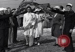 Immagine di Cerimonia di matrimonio Bonneville Oregon USA, 1937, secondo 51 filmato di repertorio 65675041453
