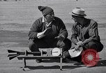 Immagine di Progettato bicicletta Van Nuys California USA, 1937, secondo 10 filmato di repertorio 65675041454