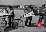 Immagine di Progettato bicicletta Van Nuys California USA, 1937, secondo 28 filmato di repertorio 65675041454