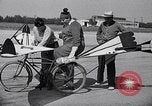 Immagine di Progettato bicicletta Van Nuys California USA, 1937, secondo 32 filmato di repertorio 65675041454