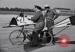 Immagine di Progettato bicicletta Van Nuys California USA, 1937, secondo 36 filmato di repertorio 65675041454