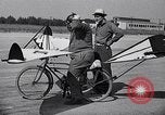 Immagine di Progettato bicicletta Van Nuys California USA, 1937, secondo 39 filmato di repertorio 65675041454