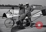 Immagine di Progettato bicicletta Van Nuys California USA, 1937, secondo 40 filmato di repertorio 65675041454