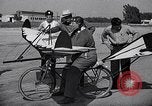 Immagine di Progettato bicicletta Van Nuys California USA, 1937, secondo 56 filmato di repertorio 65675041454