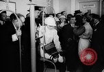 Standbild lady Jockeys Frankreich, 1961, aus Sekunde 15 historischem Filmmaterial Videoclip 65675041461