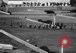 Standbild lady Jockeys Frankreich, 1961, aus Sekunde 24 historischem Filmmaterial Videoclip 65675041461