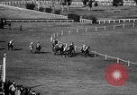Standbild lady Jockeys Frankreich, 1961, aus Sekunde 31 historischem Filmmaterial Videoclip 65675041461