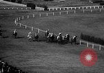 Standbild lady Jockeys Frankreich, 1961, aus Sekunde 33 historischem Filmmaterial Videoclip 65675041461