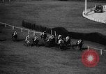 Standbild lady Jockeys Frankreich, 1961, aus Sekunde 36 historischem Filmmaterial Videoclip 65675041461