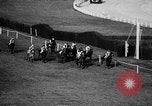 Standbild lady Jockeys Frankreich, 1961, aus Sekunde 37 historischem Filmmaterial Videoclip 65675041461
