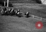 Standbild lady Jockeys Frankreich, 1961, aus Sekunde 39 historischem Filmmaterial Videoclip 65675041461