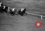 Standbild lady Jockeys Frankreich, 1961, aus Sekunde 43 historischem Filmmaterial Videoclip 65675041461