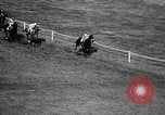Standbild lady Jockeys Frankreich, 1961, aus Sekunde 53 historischem Filmmaterial Videoclip 65675041461