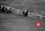 Standbild lady Jockeys Frankreich, 1961, aus Sekunde 54 historischem Filmmaterial Videoclip 65675041461