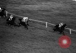 Standbild lady Jockeys Frankreich, 1961, aus Sekunde 56 historischem Filmmaterial Videoclip 65675041461