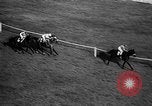 Standbild lady Jockeys Frankreich, 1961, aus Sekunde 58 historischem Filmmaterial Videoclip 65675041461