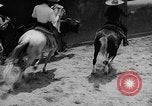 Standbild Charros Mexiko, 1961, aus Sekunde 43 historischem Filmmaterial Videoclip 65675041462