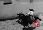 Standbild Charros Mexiko, 1961, aus Sekunde 52 historischem Filmmaterial Videoclip 65675041462
