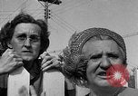 Standbild Louella Gallagher Messerwerfen Stunt Austin Texas USA, 1950, aus Sekunde 55 historischem Filmmaterial Videoclip 65675041468