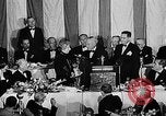 Standbild Evangeline Stand New York City USA, 1946, aus Sekunde 39 historischem Filmmaterial Videoclip 65675041469