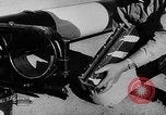 Standbild Rocket powered Sled Muroc California USA, 1948, aus Sekunde 14 historischem Filmmaterial Videoclip 65675041471