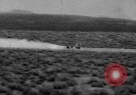 Standbild Rocket powered Sled Muroc California USA, 1948, aus Sekunde 31 historischem Filmmaterial Videoclip 65675041471
