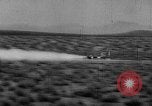 Standbild Rocket powered Sled Muroc California USA, 1948, aus Sekunde 33 historischem Filmmaterial Videoclip 65675041471
