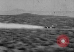 Standbild Rocket powered Sled Muroc California USA, 1948, aus Sekunde 40 historischem Filmmaterial Videoclip 65675041471