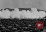 Standbild Rocket powered Sled Muroc California USA, 1948, aus Sekunde 46 historischem Filmmaterial Videoclip 65675041471