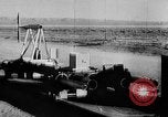 Standbild Rocket powered Sled Muroc California USA, 1948, aus Sekunde 49 historischem Filmmaterial Videoclip 65675041471