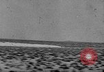 Standbild Rocket powered Sled Muroc California USA, 1948, aus Sekunde 55 historischem Filmmaterial Videoclip 65675041471