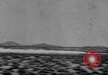 Standbild Rocket powered Sled Muroc California USA, 1948, aus Sekunde 57 historischem Filmmaterial Videoclip 65675041471