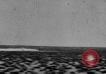 Standbild Rocket powered Sled Muroc California USA, 1948, aus Sekunde 58 historischem Filmmaterial Videoclip 65675041471