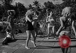 Standbild Pin up Modelle Coral Gables Florida USA, 1948, aus Sekunde 15 historischem Filmmaterial Videoclip 65675041472