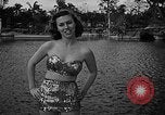 Standbild Pin up Modelle Coral Gables Florida USA, 1948, aus Sekunde 28 historischem Filmmaterial Videoclip 65675041472
