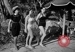 Standbild Pin up Modelle Coral Gables Florida USA, 1948, aus Sekunde 44 historischem Filmmaterial Videoclip 65675041472