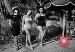 Standbild Pin up Modelle Coral Gables Florida USA, 1948, aus Sekunde 45 historischem Filmmaterial Videoclip 65675041472
