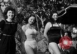 Standbild Pin up Modelle Coral Gables Florida USA, 1948, aus Sekunde 53 historischem Filmmaterial Videoclip 65675041472