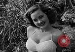 Standbild Pin up Modelle Coral Gables Florida USA, 1948, aus Sekunde 61 historischem Filmmaterial Videoclip 65675041472
