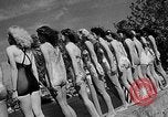 Standbild Pin up Modelle Coral Gables Florida USA, 1948, aus Sekunde 62 historischem Filmmaterial Videoclip 65675041472