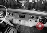 Standbild Chrysler Turbine besonderes Automobil New York City USA, 1956, aus Sekunde 5 historischem Filmmaterial Videoclip 65675041479